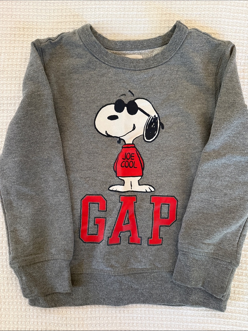 GAP Kids Gray Sweatshirt with Red Snoopy 'Joe Cool' Graphic Size 4-5